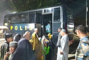Kegiatan Doa Tasyakuran dan Buka Puasa bersama di kediaman Kapolres Teluk Bintuni 2 IMG 20250330 141552