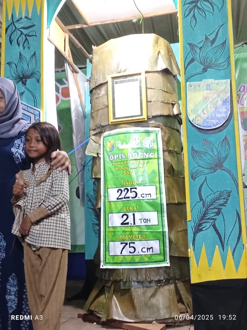 Lopis Raksasa Meriahkan Tradisi Syawalan di Krapyak Lor, kota Pekalongan 1 IMG 20250406 195220