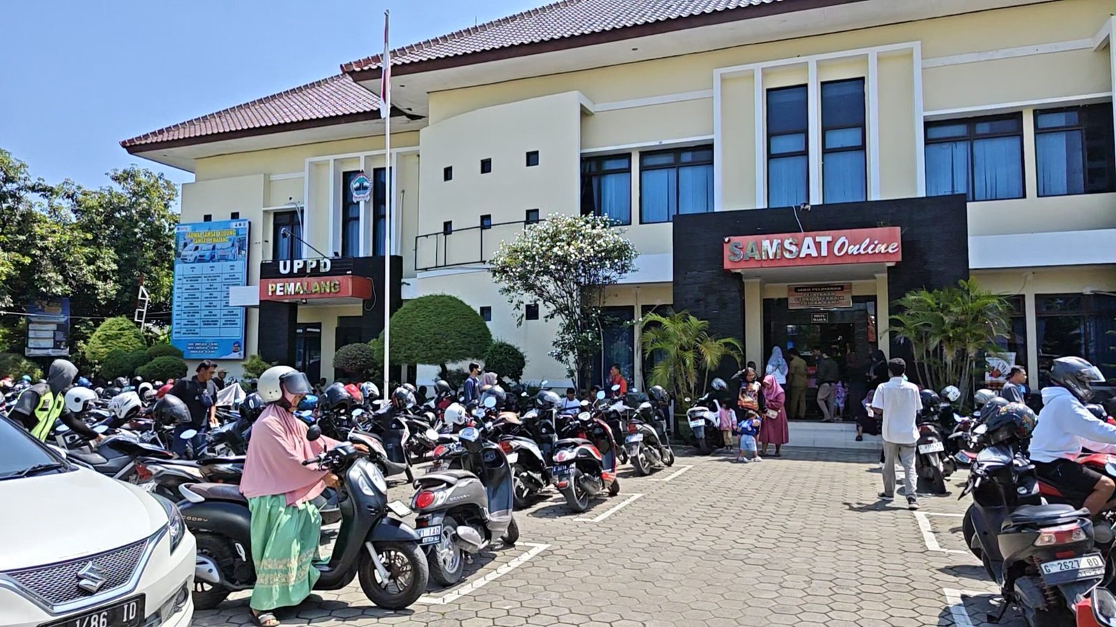 Diduga Terjadi Kelalaian Administrasi, Pembayaran Pajak Lima Tahunan (Ganti Plat) di Samsat Pemalang Tetap Tercatat Menunggak 1 IMG 20260106 WA00191 scaled