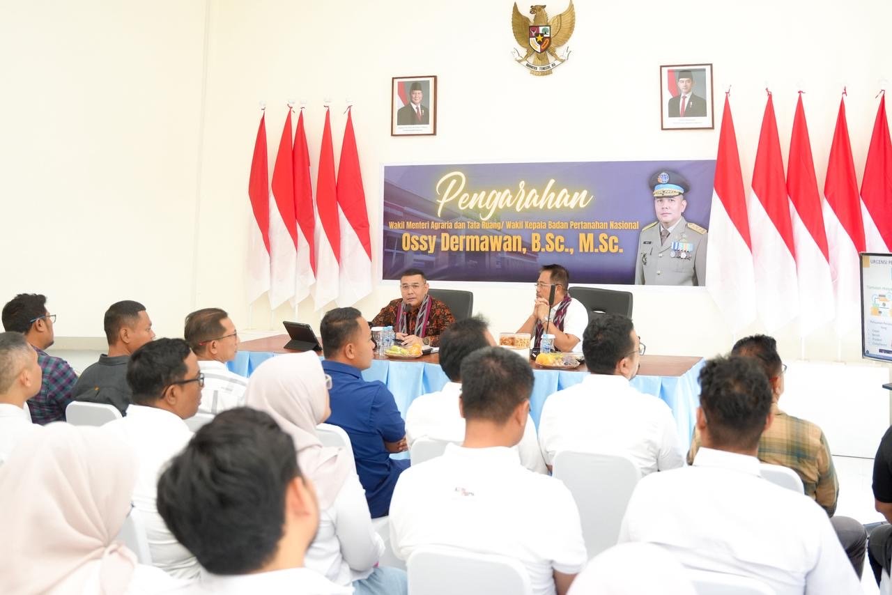 Pesan Wamen Ossy ke Jajaran Kantor Pertanahan Kabupaten Mempawah: Tingkatkan Layanan Sesuai Kebutuhan Masyarakat 1 IMG 20260113 WA0054