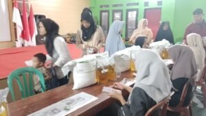 Pemerintah Desa Karangmukti, Kecamatan Salawu kabupaten Tasikmalaya, menyalurkan bantuan sosial sembako 2 IMG 20260619 143818