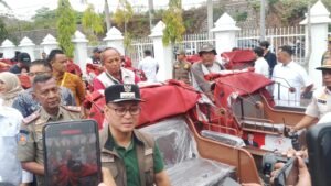 Sebanyak 220 warga Kabupaten Tasikmalaya menerima bantuan becak listrik melalui program Presiden Republik Indonesia Prabowo Subianto. 4 IMG 20260909 111908